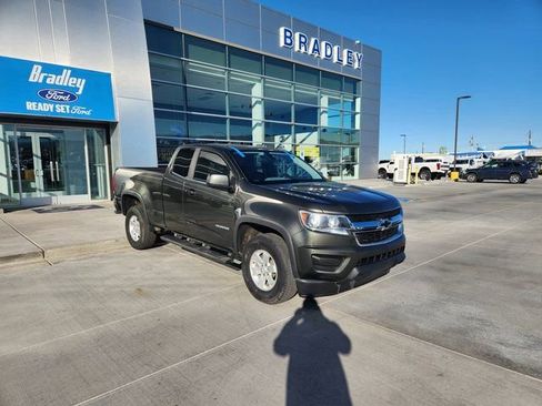 Used 2018 Chevrolet Colorado W/T w/ WT Convenience Package image 3