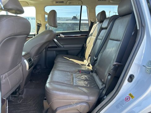 Used 2018 Lexus GX 460 Premium w/ Premium Package image 9