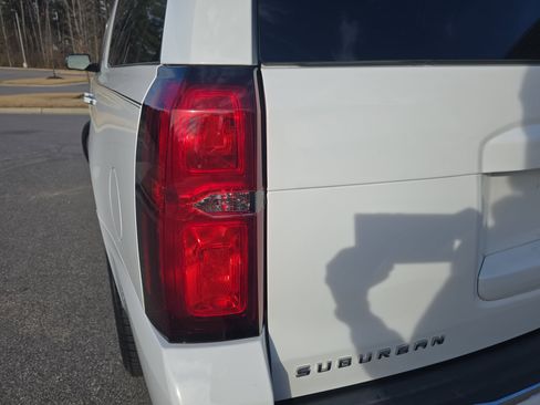 Used 2017 Chevrolet Suburban Premier image 37