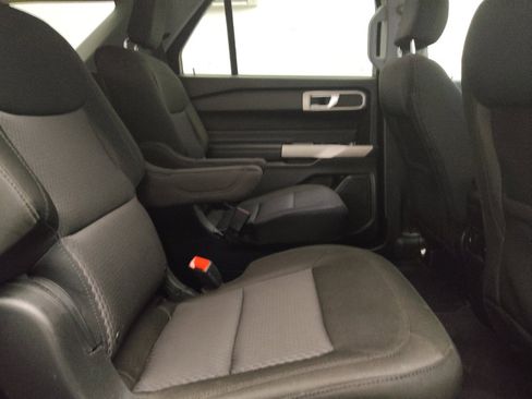 Used 2022 Ford Explorer XLT AWD/4WD image 19