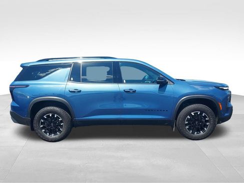 Used 2025 Chevrolet Traverse Z71 w/ Enhanced Driving Package AWD/4WD image 6