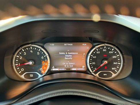 Used 2015 Jeep Renegade Limited image 75