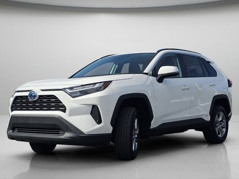 Used 2024 Toyota RAV4 LE AWD/4WD image 18