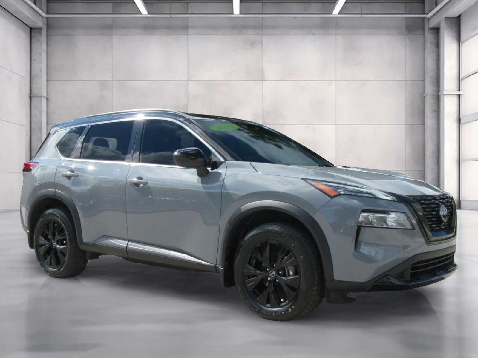 Used 2023 Nissan Rogue SV FWD image 1