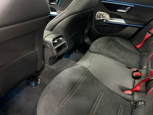 New 2026 Mercedes-Benz E 53 AMG e 4MATIC Sedan image 11