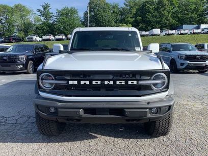 New 2026 Ford Bronco Outer Banks w/ Sasquatch Package
