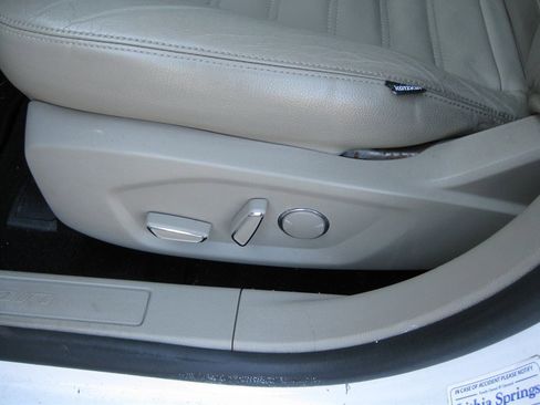 Used 2020 Ford Fusion SE image 13