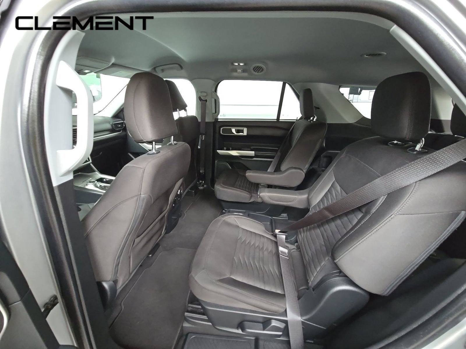 Used 2021 Ford Explorer XLT AWD/4WD image 4