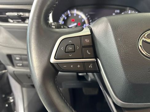 Used 2022 Toyota Highlander XLE image 15