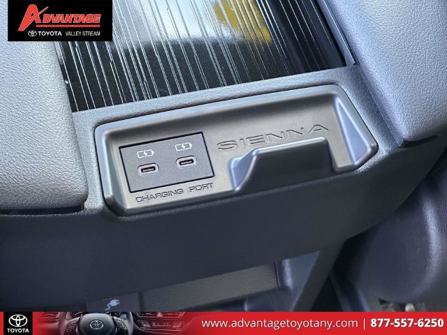 Used 2026 Toyota Sienna XSE FWD image 17