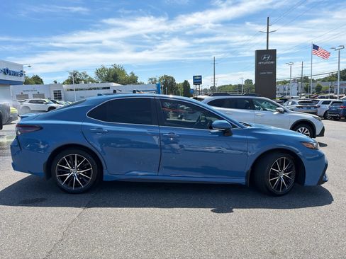 Used 2024 Toyota Camry SE w/ Blackout Package (TMS) AWD/4WD image 3