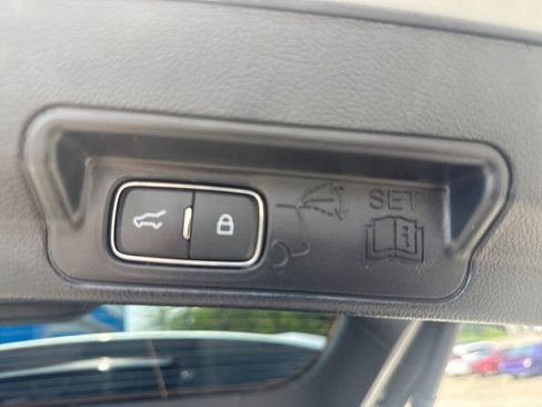 Used 2022 Ford Explorer ST-Line image 13