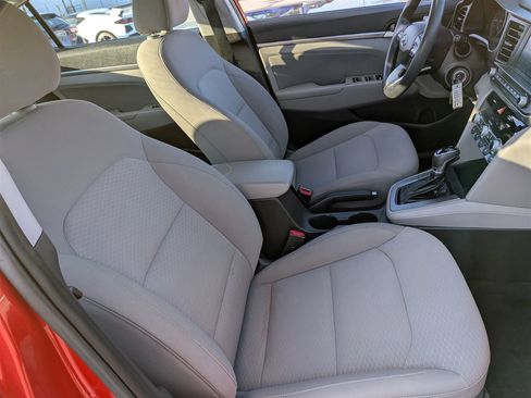 Used 2020 Hyundai Elantra SEL image 29
