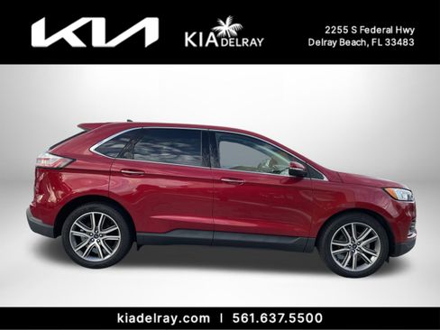 Used 2020 Ford Edge Titanium image 2
