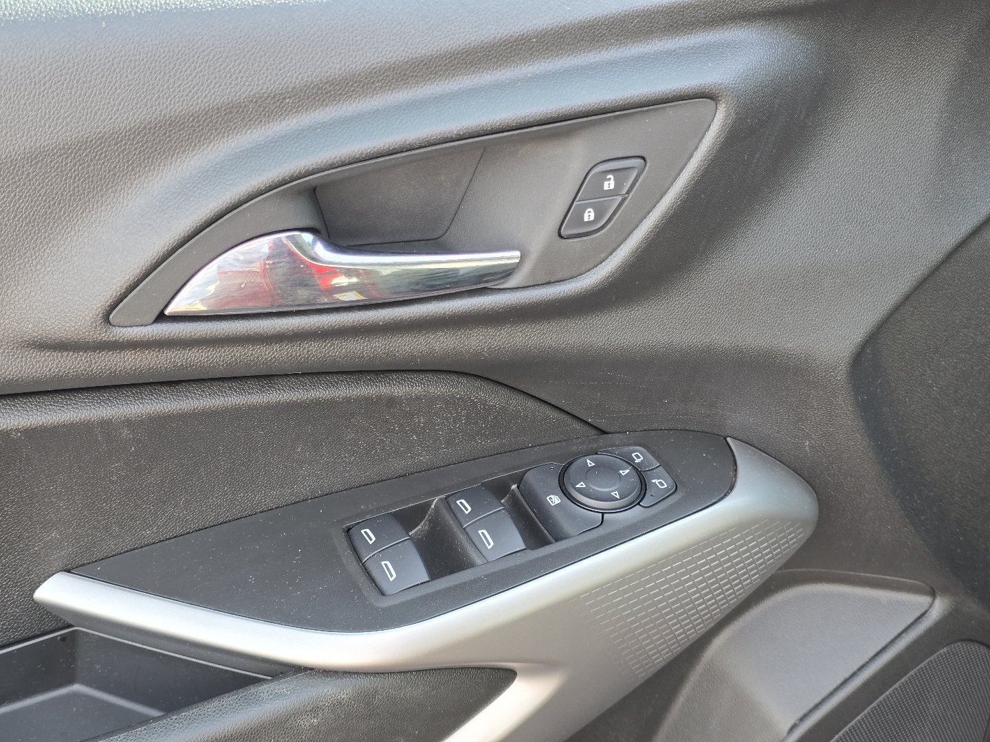 Used 2024 Chevrolet Trax LS FWD image 26