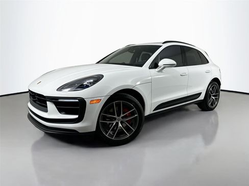 Certified 2026 Porsche Macan S AWD/4WD image 1