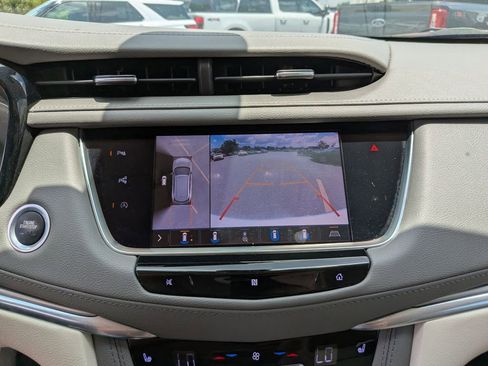 Used 2020 Cadillac XT5 Premium Luxury FWD image 23