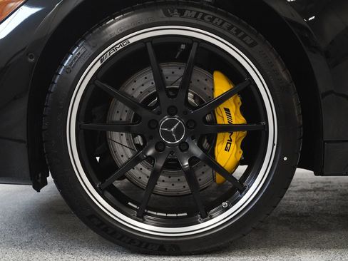 Used 2025 Mercedes-Benz AMG GT 63 image 10