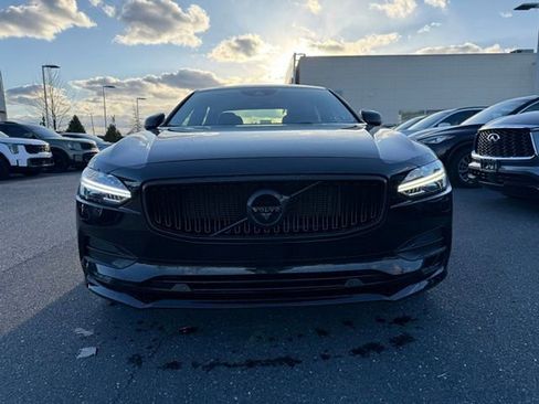 Used 2017 Volvo S90 T6 Momentum w/ Vision Package image 3