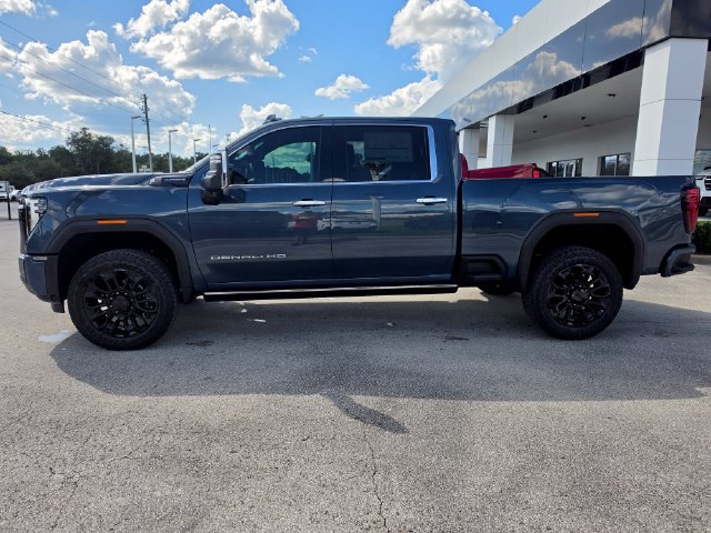Used 2024 Chevrolet Silverado 2500 LTZ w/ LTZ Plus Package AWD/4WD image 2