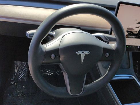 Used 2023 Tesla Model Y Long Range image 10