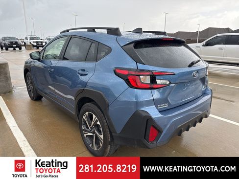 Used 2024 Subaru Crosstrek 2.0i Premium image 5