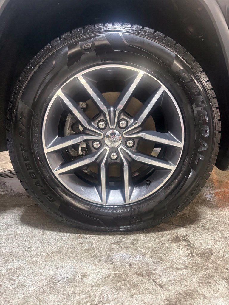 Used 2018 Jeep Grand Cherokee Limited AWD/4WD image 30