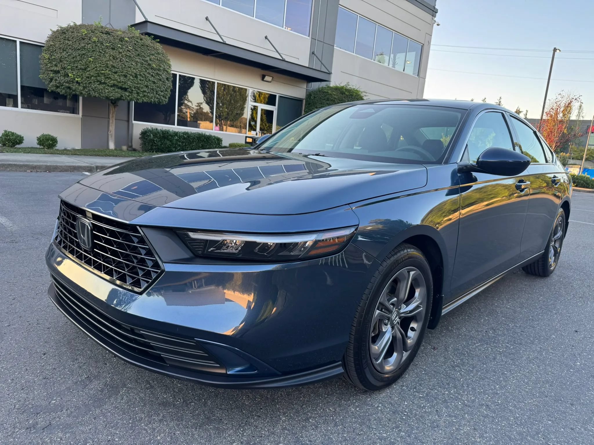 Used 2023 Honda Accord EX image 4