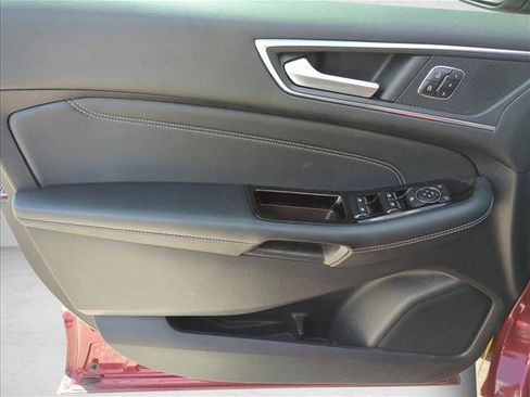 Used 2018 Ford Edge Titanium w/ Equipment Group 302A image 7