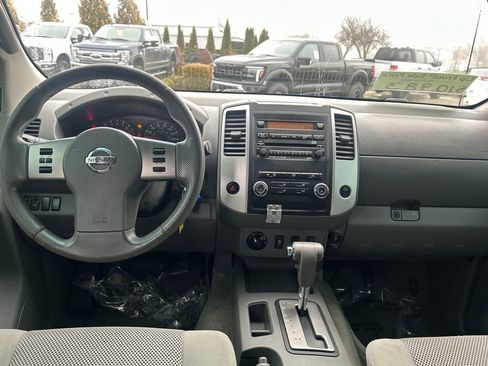 Used 2012 Nissan Frontier SV w/ SV Premium Utility Pkg image 6