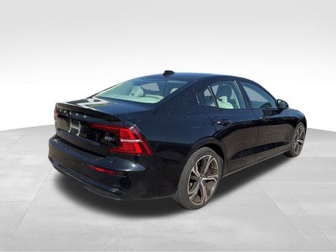 Used 2024 Volvo S60 B5 Core image 5