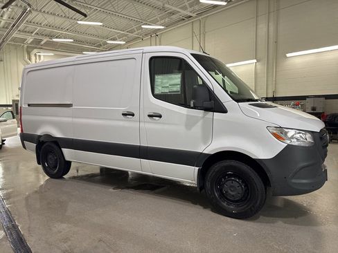 New 2026 Mercedes-Benz Sprinter 2500 image 9