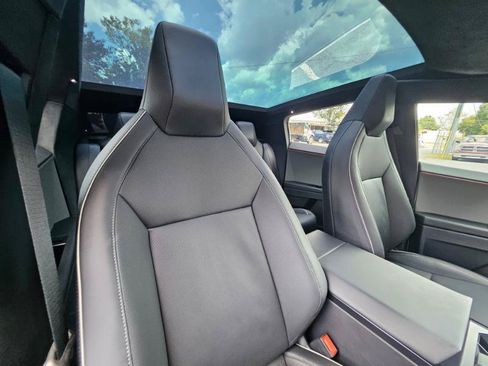 Used 2024 Tesla Cybertruck AWD Crew Cab image 66