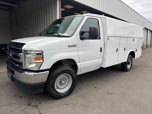 New 2026 Ford E-350 and Econoline 350 Super Duty w/ Power Equipment Group RWD image 30