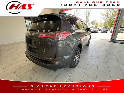Used 2017 Toyota RAV4 LE AWD/4WD image 6