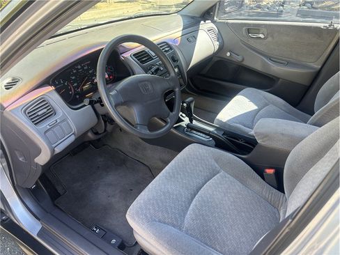 Used 2001 Honda Accord DX image 11