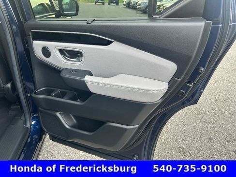 Used 2025 Honda Pilot Touring image 14