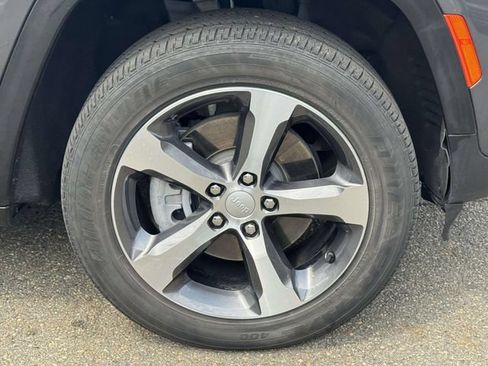 Used 2023 Jeep Grand Cherokee 4WD 4xe image 7