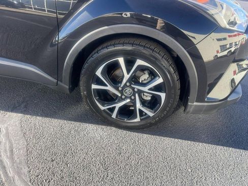 Used 2018 Toyota C-HR XLE image 7