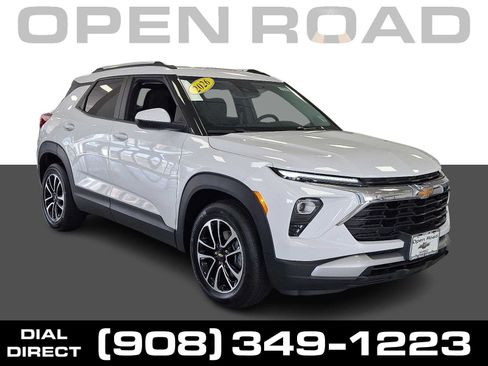 Used 2026 Chevrolet TrailBlazer LT w/ Convenience Package FWD image 1