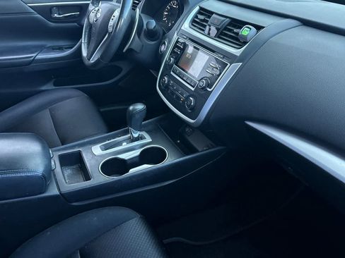 Used 2017 Nissan Altima 2.5 SR image 16