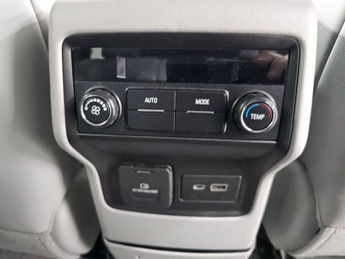 Used 2023 GMC Acadia SLT FWD image 20