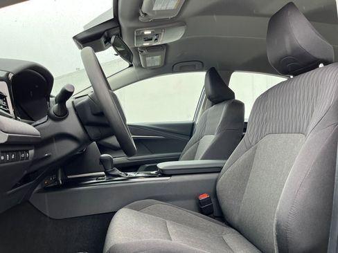 Used 2025 Toyota Camry LE image 25