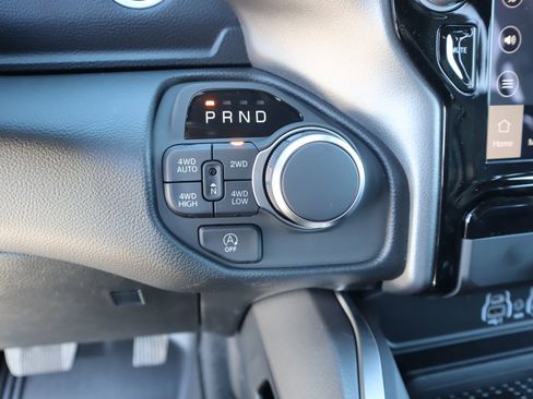 New 2026 RAM 1500 4x4 Crew Cab image 9
