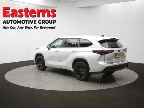 Used 2023 Toyota Highlander LE image 63