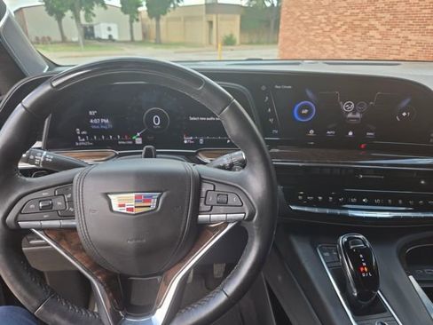 Used 2023 Cadillac Escalade Sport Platinum w/ LPO, ONYX Package image 12