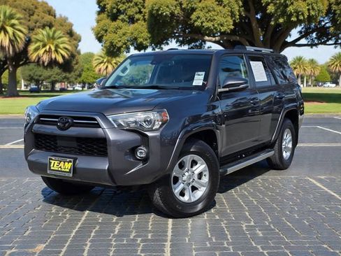 Used 2022 Toyota 4Runner SR5 Premium w/ Moonroof Package image 2