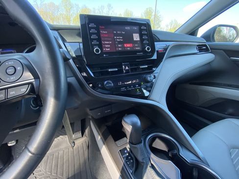 Used 2024 Toyota Camry SE image 23