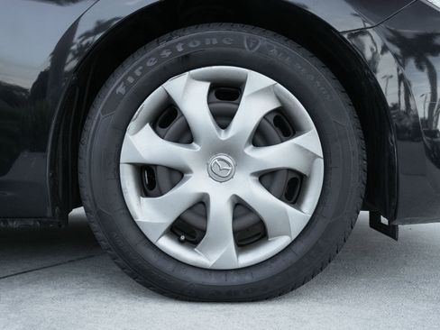 Used 2014 MAZDA MAZDA3 i Sport image 24