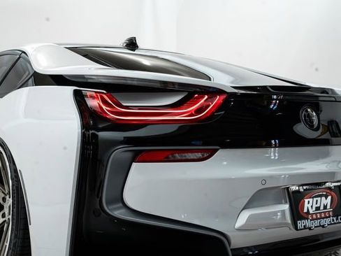 Used 2014 BMW i8 image 11